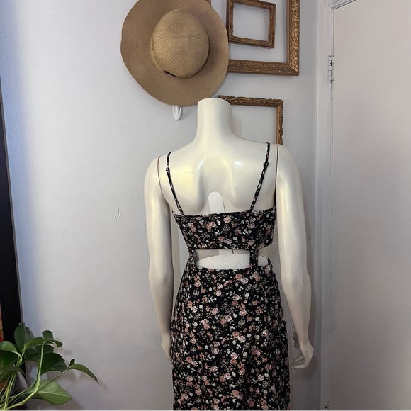 Pins and Needles floral Button Down Dress Size 4 Open Peekaboo Waist Detail A9 - Picture 9 of 11